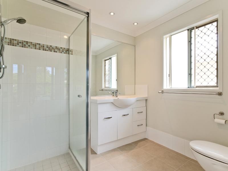 37 Paradise Street, Banyo QLD 4014