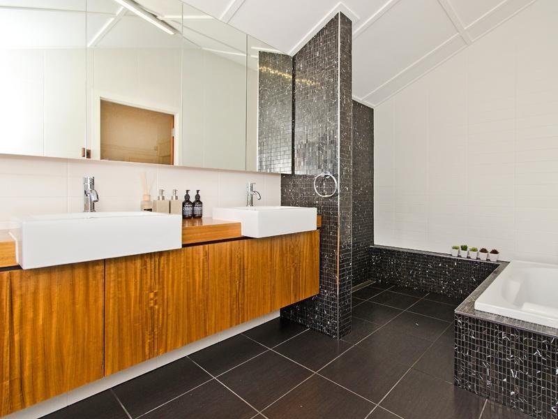 65 Ascot Street, Ascot QLD 4007