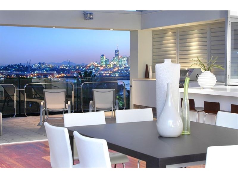 4 Circe Street, Hamilton QLD 4007