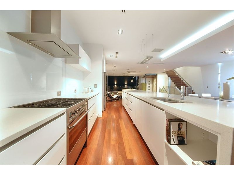 4 Circe Street, Hamilton QLD 4007