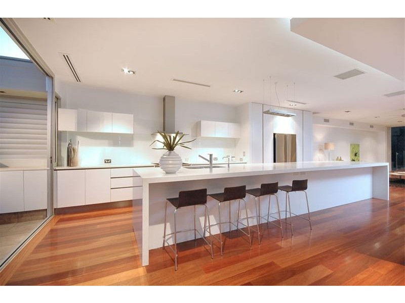 4 Circe Street, Hamilton QLD 4007