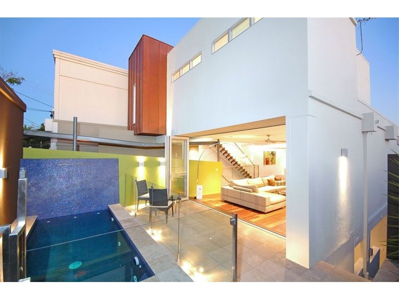 4 Circe Street, Hamilton QLD 4007