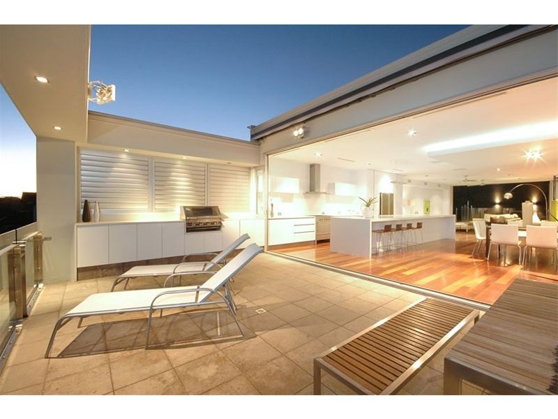 4 Circe Street, Hamilton QLD 4007