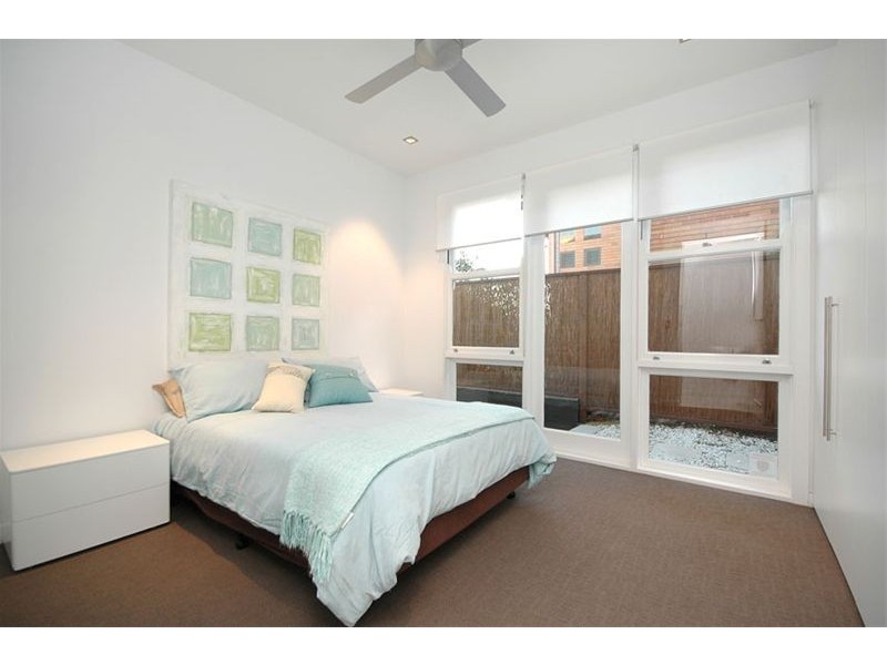 4 Circe Street, Hamilton QLD 4007