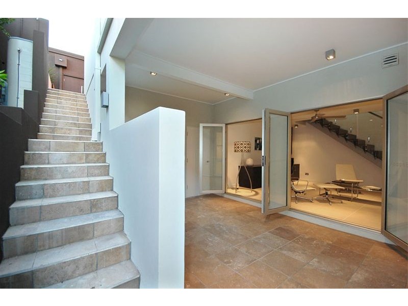 4 Circe Street, Hamilton QLD 4007