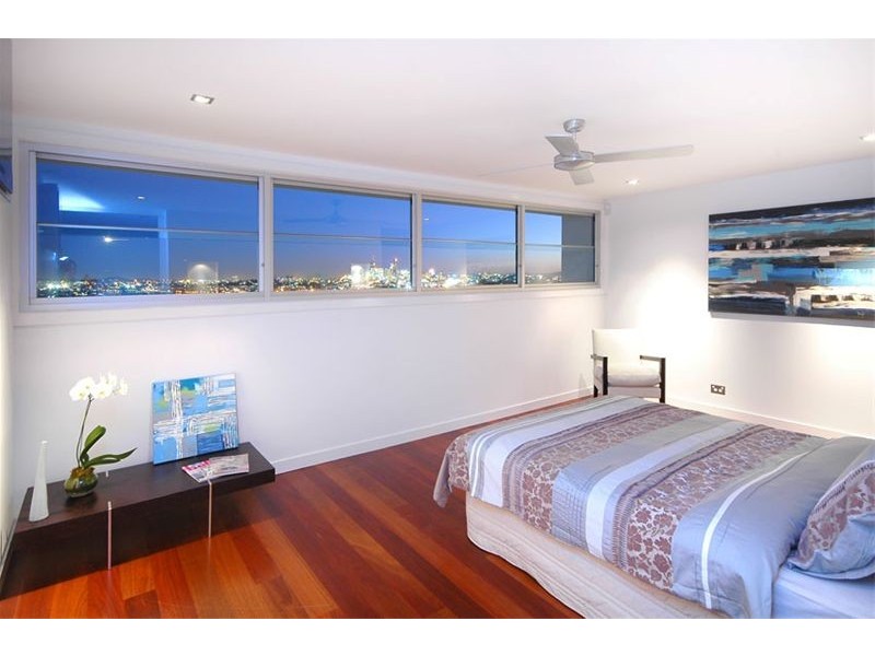 4 Circe Street, Hamilton QLD 4007