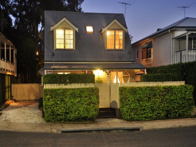 24 Vale Street, Kelvin Grove QLD 4059