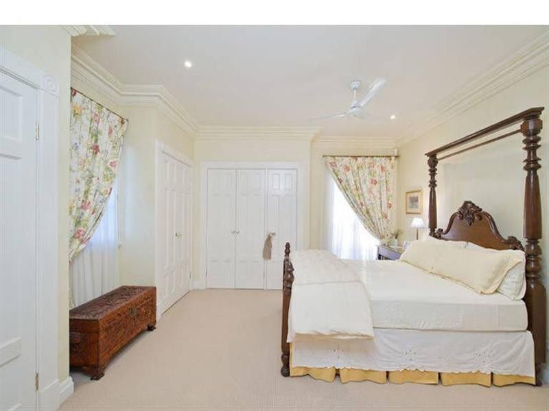 33 Markwell Street, Hamilton QLD 4007