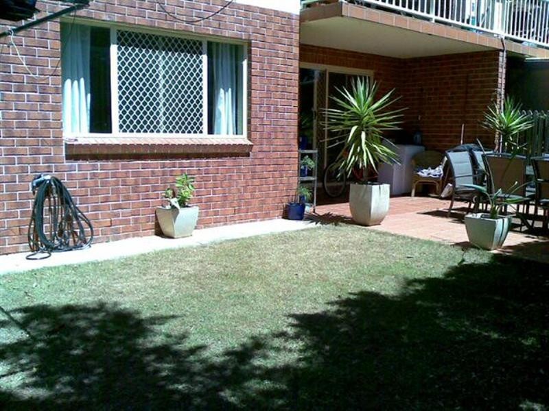 2/14 Hilda Street, Hamilton QLD 4007