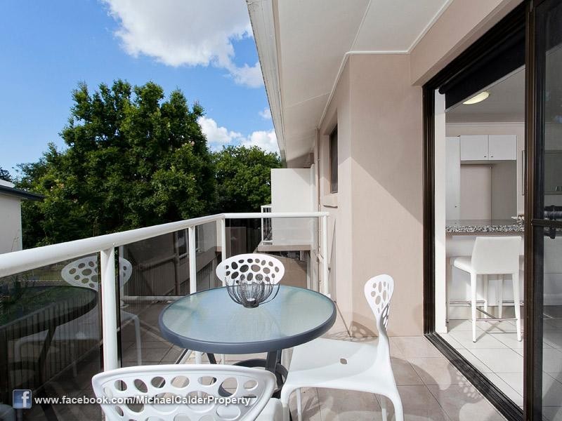 4/23 Winchester Street, Hamilton QLD 4007