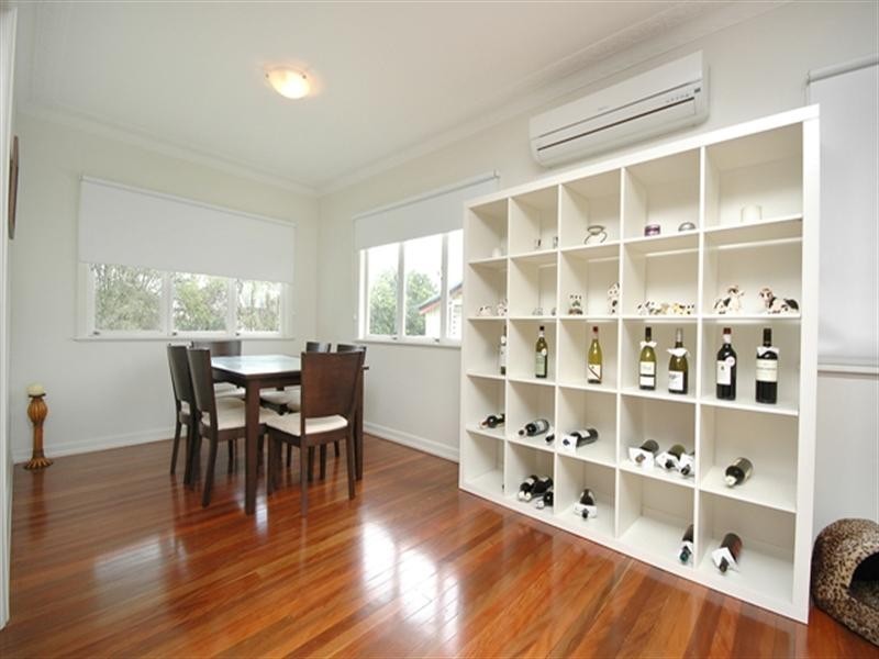 27A Winchester Street, Hamilton QLD 4007