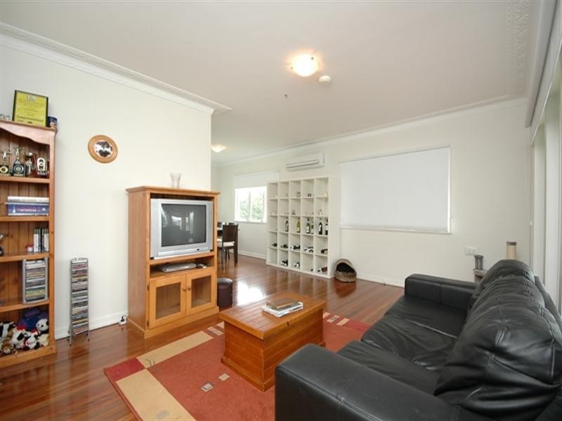 27A Winchester Street, Hamilton QLD 4007