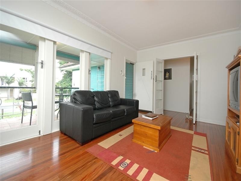 27A Winchester Street, Hamilton QLD 4007