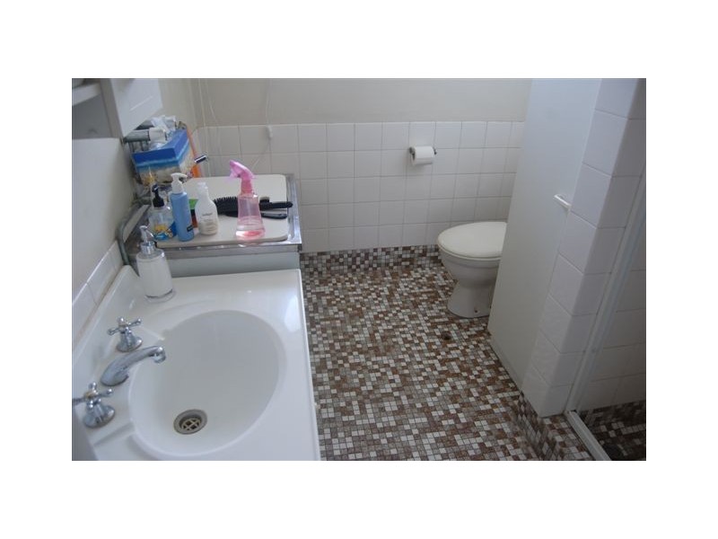 82 Racecourse Road, Ascot QLD 4007