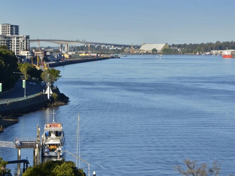 8/55 Hillside Crescent, Hamilton QLD 4007