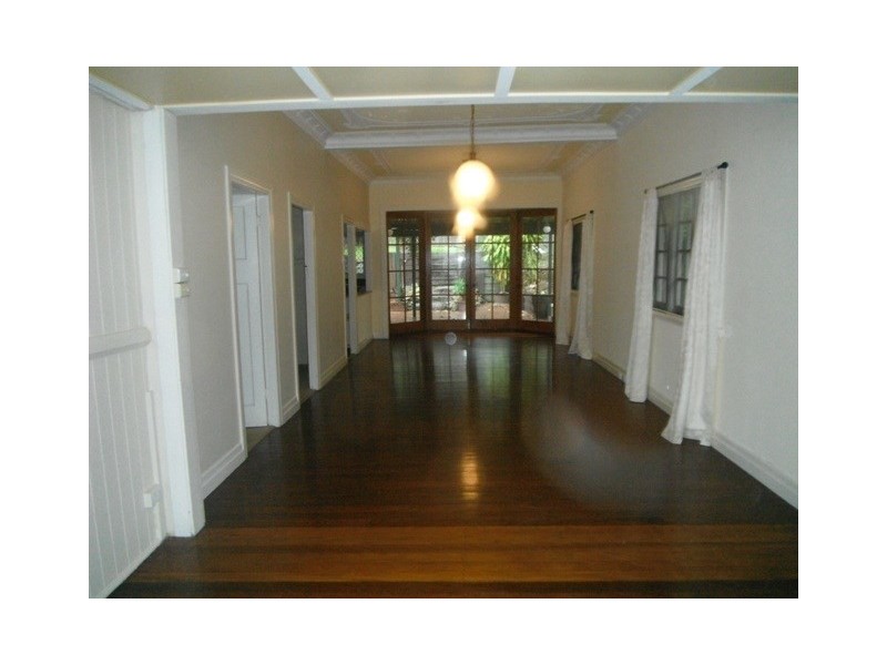 7 Mikado Street, Hamilton QLD 4007