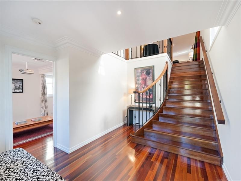 105 Crescent Road, Hamilton QLD 4007