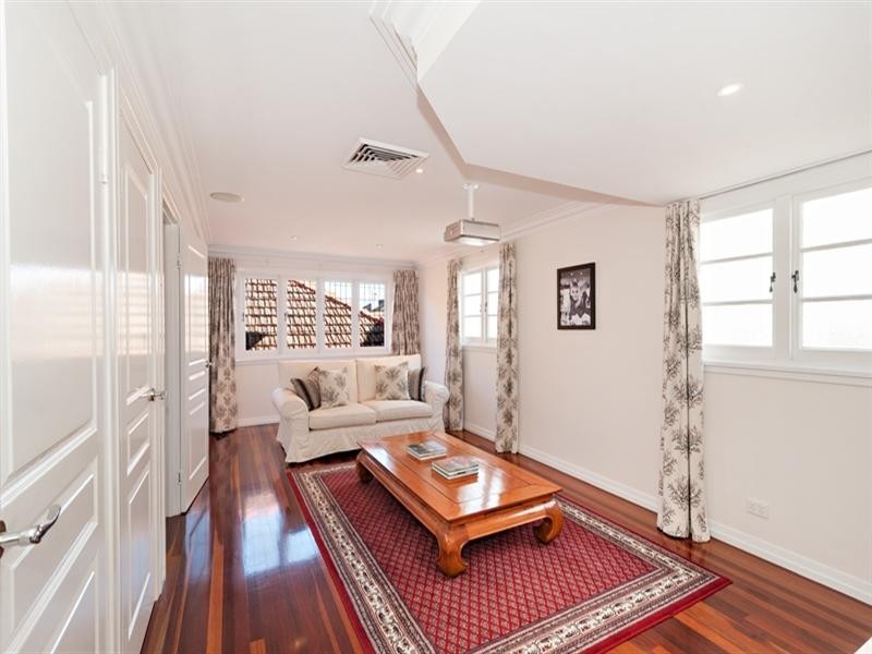 105 Crescent Road, Hamilton QLD 4007