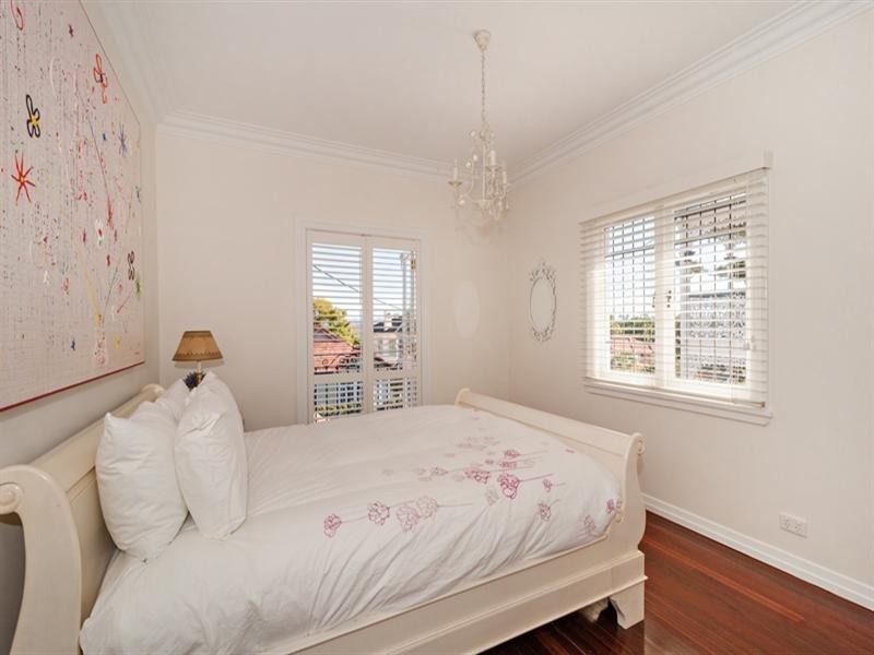 105 Crescent Road, Hamilton QLD 4007