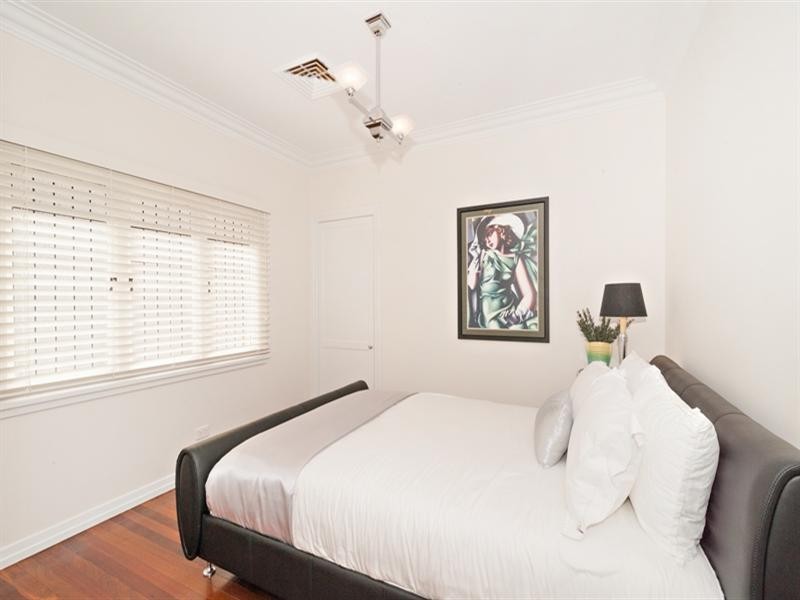 105 Crescent Road, Hamilton QLD 4007