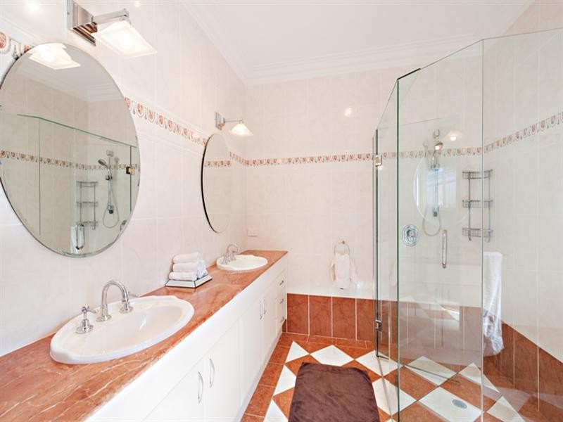 105 Crescent Road, Hamilton QLD 4007