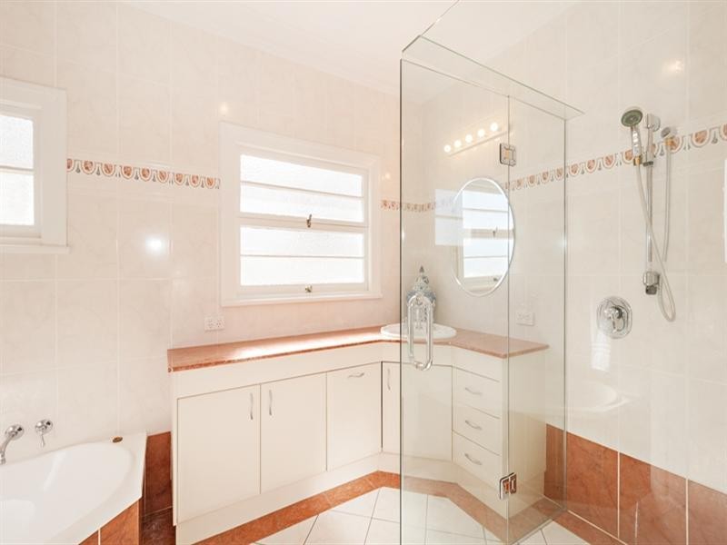 105 Crescent Road, Hamilton QLD 4007