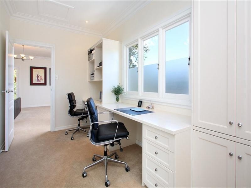 105 Crescent Road, Hamilton QLD 4007