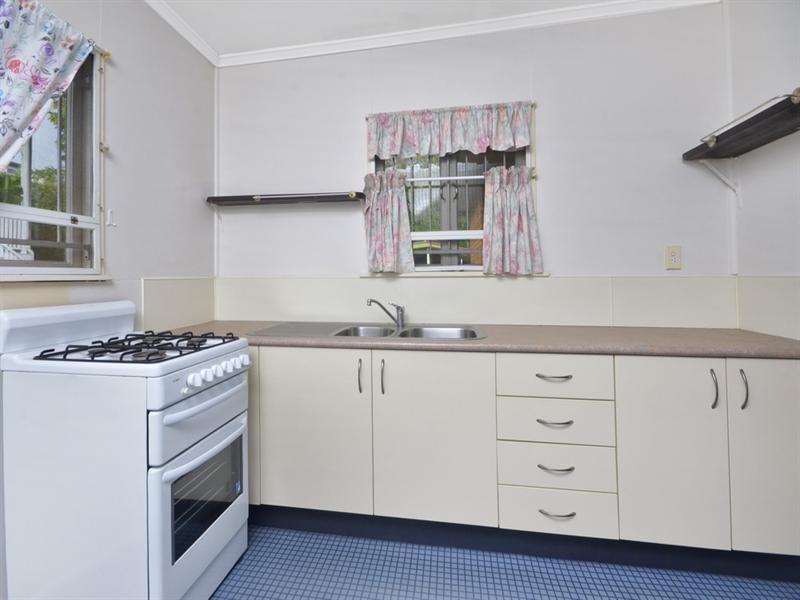 16 Grove Street, Albion QLD 4010