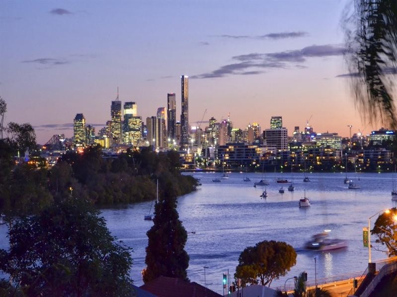 32 Crescent Road, Hamilton QLD 4007