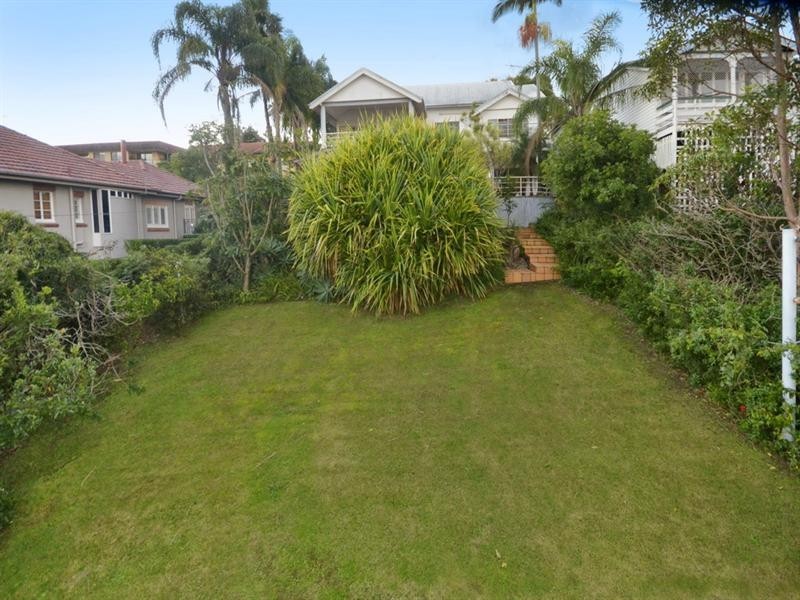 32 Crescent Road, Hamilton QLD 4007