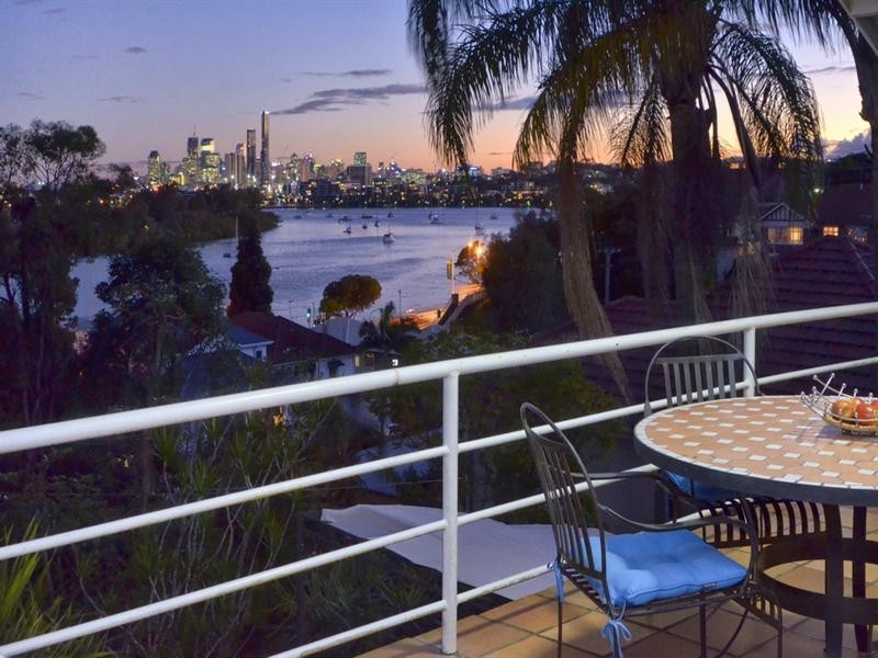 32 Crescent Road, Hamilton QLD 4007