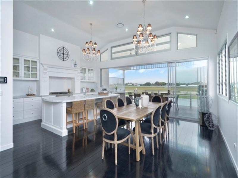 61 Raceview Avenue, Hendra QLD 4011