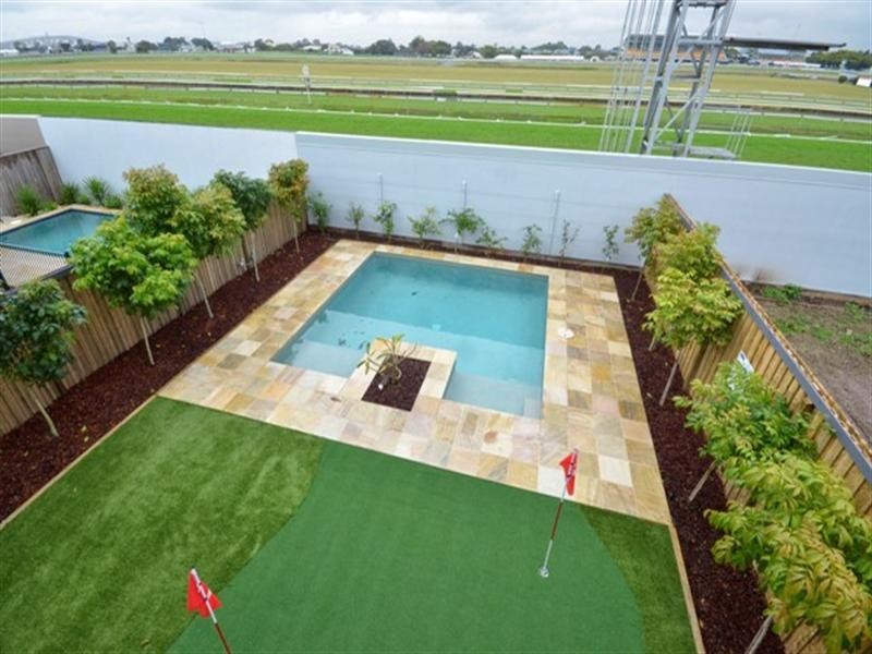 61 Raceview Avenue, Hendra QLD 4011