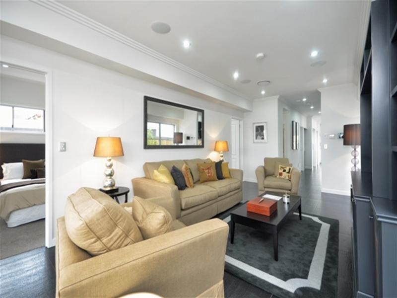 61 Raceview Avenue, Hendra QLD 4011