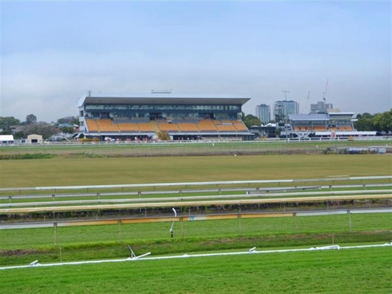 61 Raceview Avenue, Hendra QLD 4011