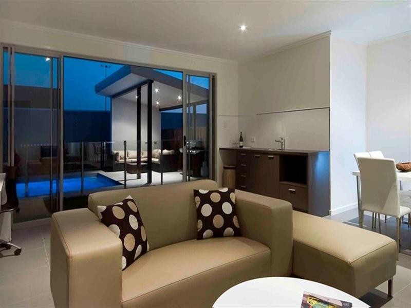 65 Raceview Avenue, Hendra QLD 4011