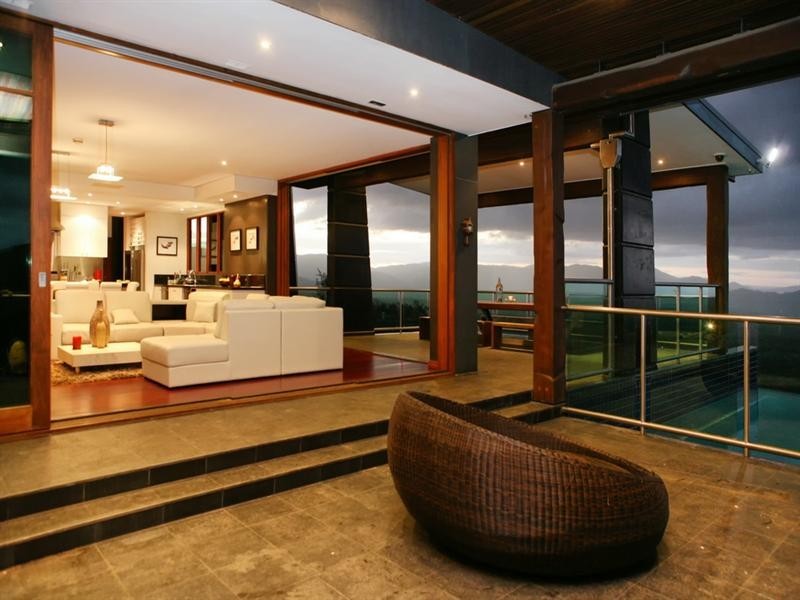 948 Mt Nebo Road, Jollys Lookout QLD 4520