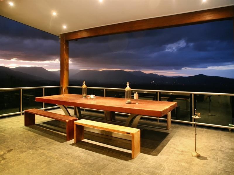 948 Mt Nebo Road, Jollys Lookout QLD 4520