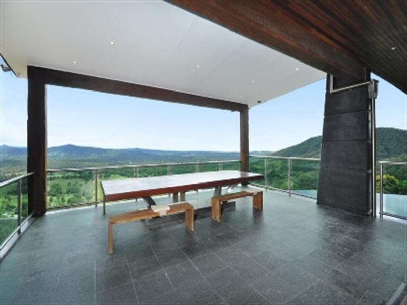 948 Mt Nebo Road, Jollys Lookout QLD 4520