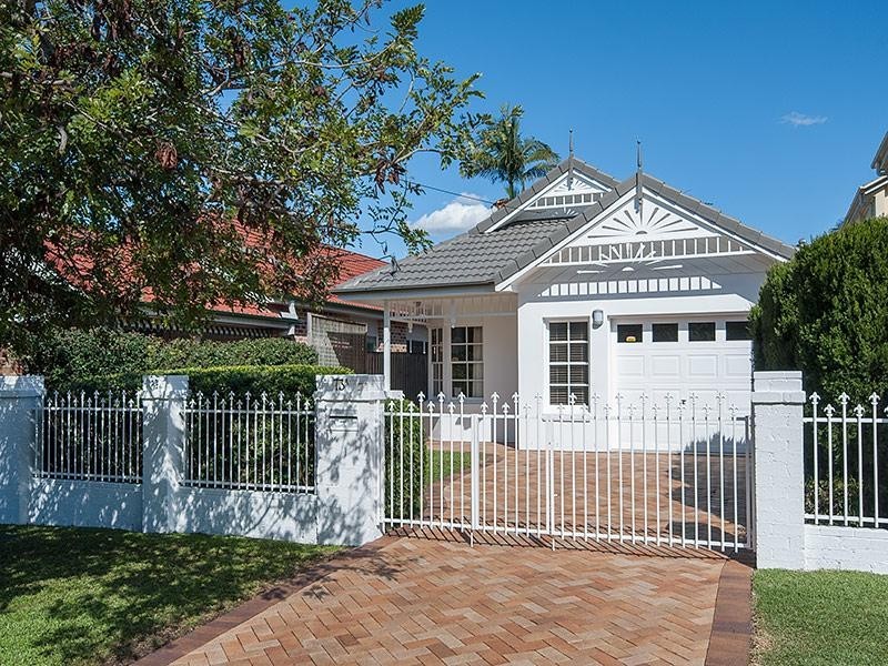 73a Palm Avenue, Ascot QLD 4007