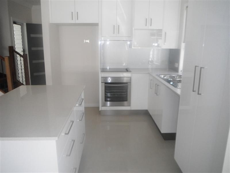 2/17 Almond Street, Northgate QLD 4013