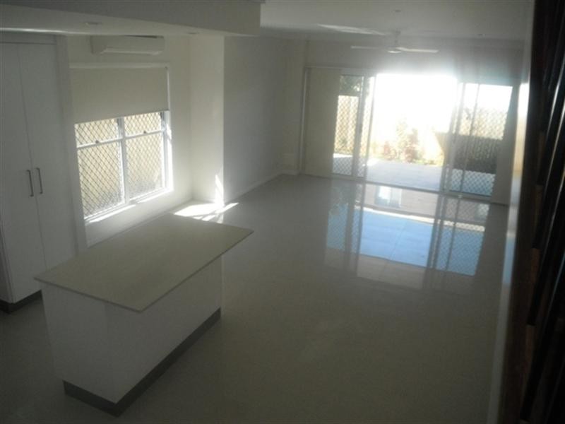 2/17 Almond Street, Northgate QLD 4013