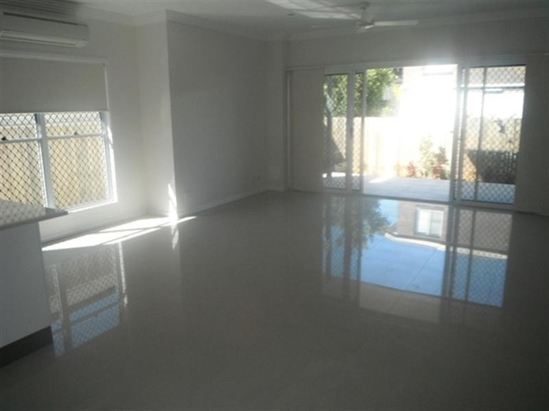 2/17 Almond Street, Northgate QLD 4013