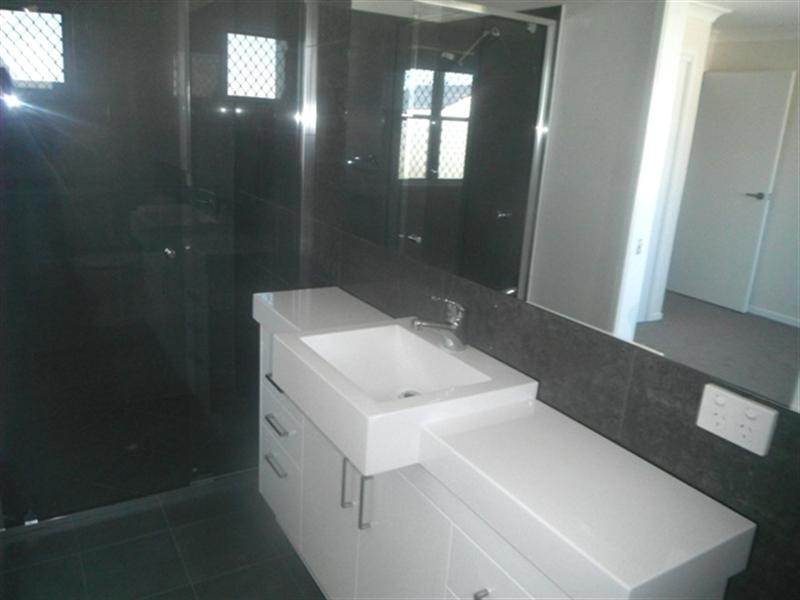 2/17 Almond Street, Northgate QLD 4013