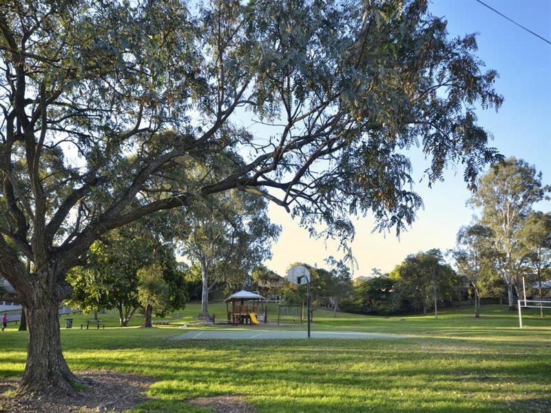 59 Brown Parade, Ashgrove QLD 4060