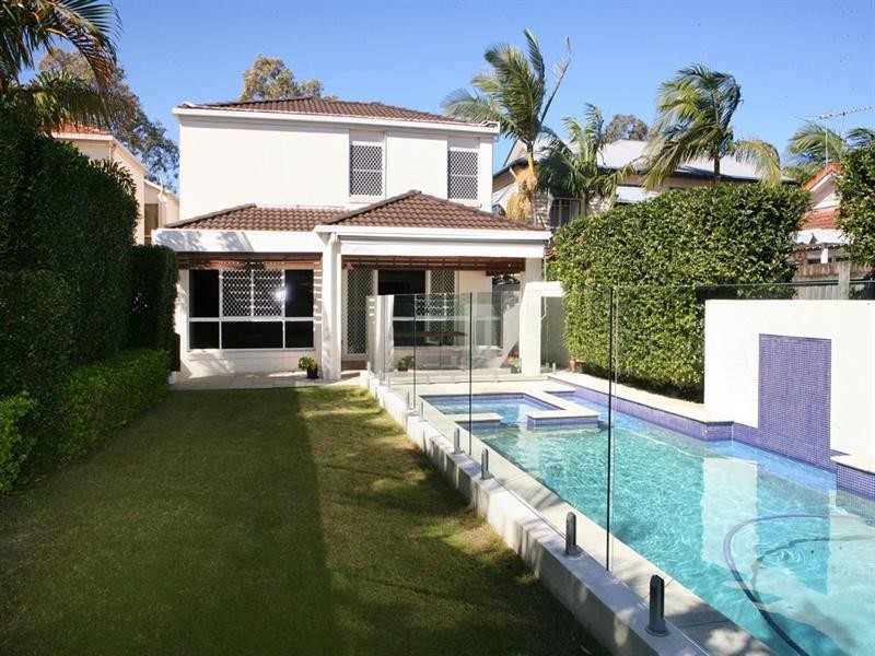 8 McIntyre Street, Hendra QLD 4011