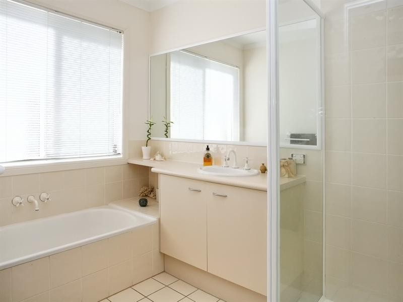 8 McIntyre Street, Hendra QLD 4011