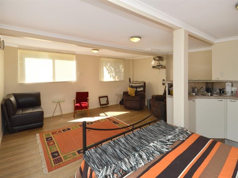 8 Gordon Street, Hendra QLD 4011