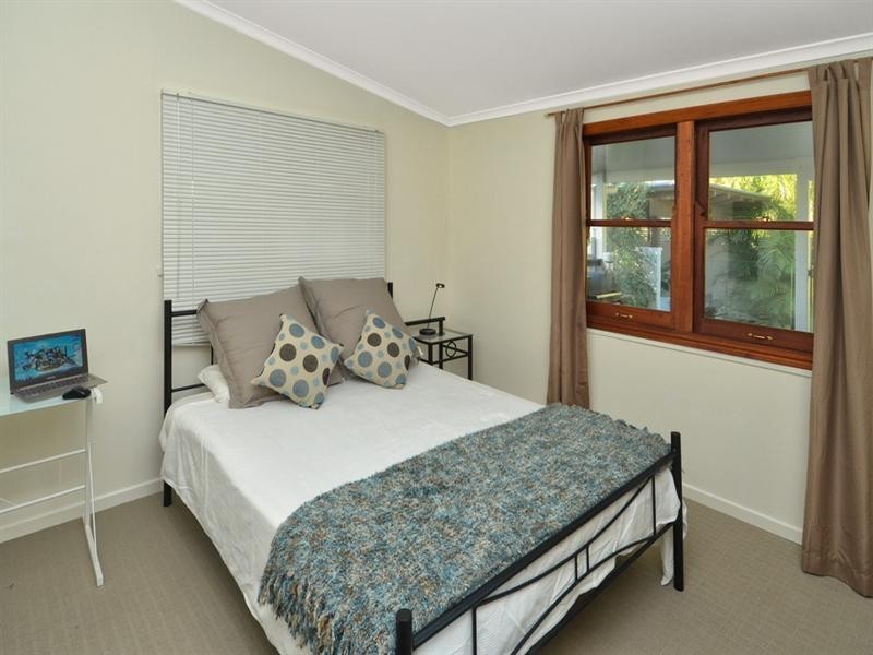 8 Gordon Street, Hendra QLD 4011