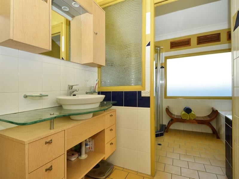 8 Gordon Street, Hendra QLD 4011